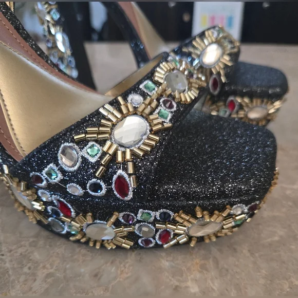 GB Gianni Bini Enchant-Ment Bead Embellished Platform Sandals.  Size  7 - Picture 2 of 10
